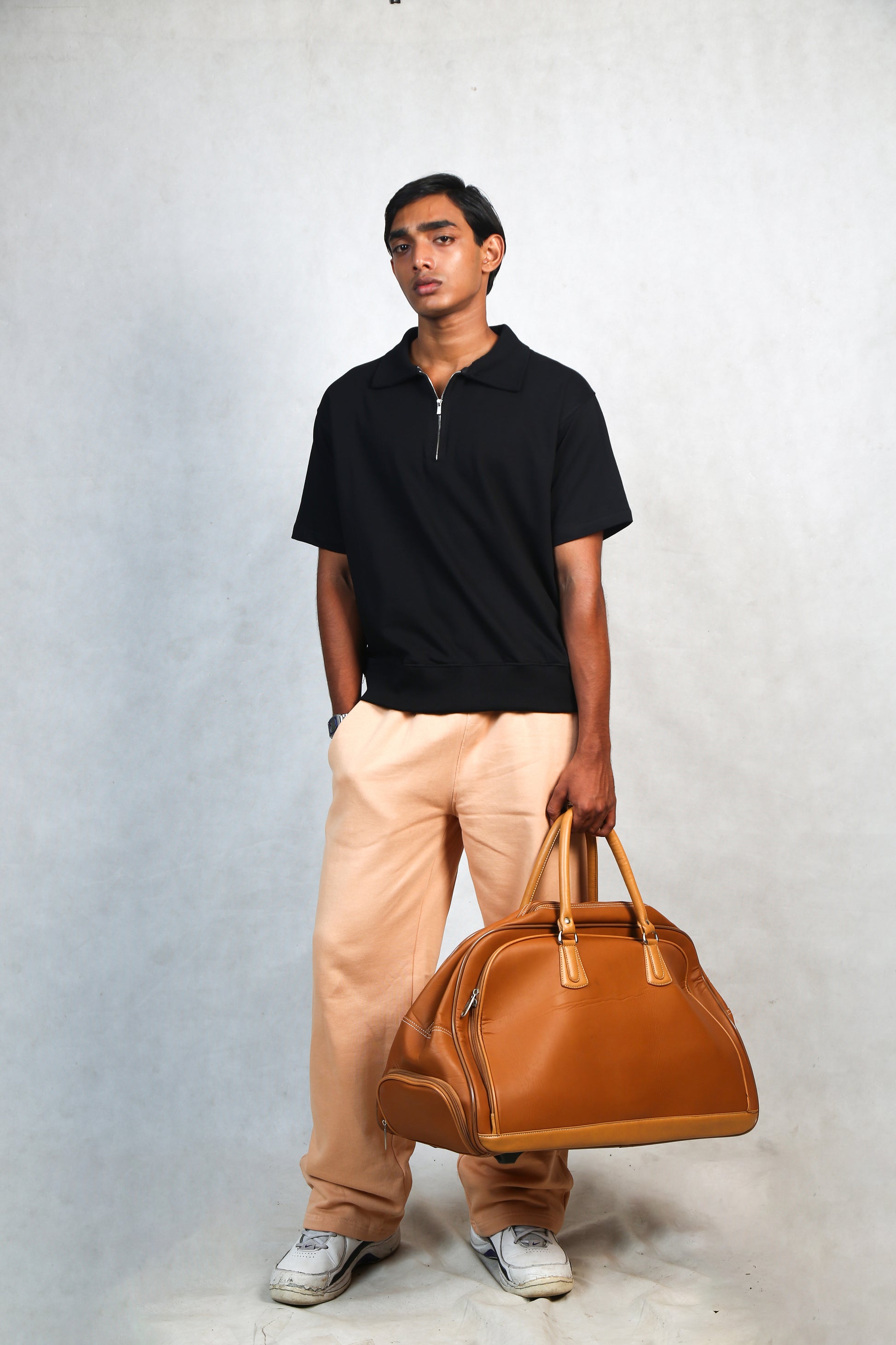 BLACK ZIPPER POLO T-SHIRT